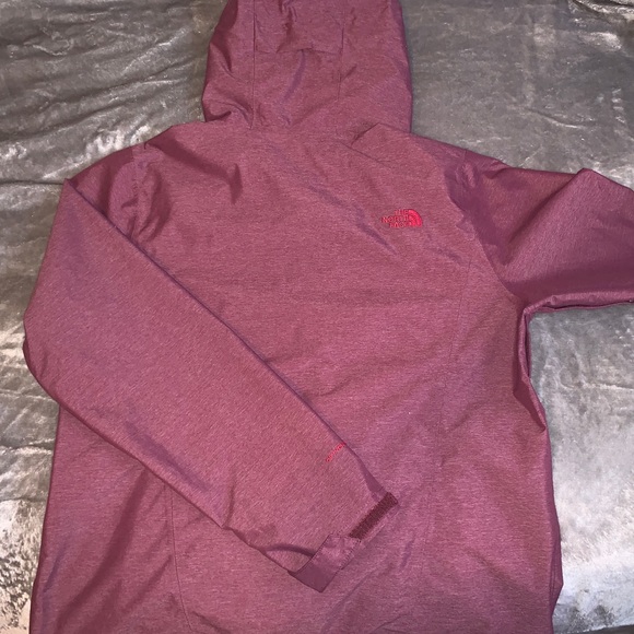 Women’s North Face Jacket - Picture 4 of 6